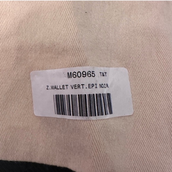 LOUIS VUITTON Black Epi Zippy Wallet Vertical - Picture 7 of 7